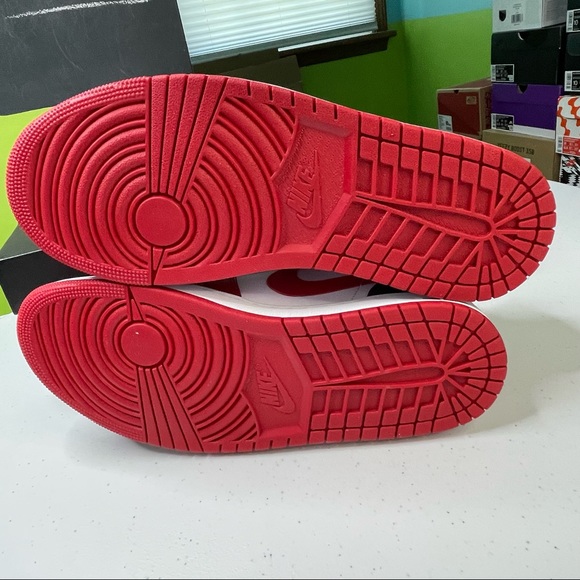 Air Jordan 1 Low Bred Mens Size 10 Sneakers Shoes Red & Black Color - Picture 8 of 11